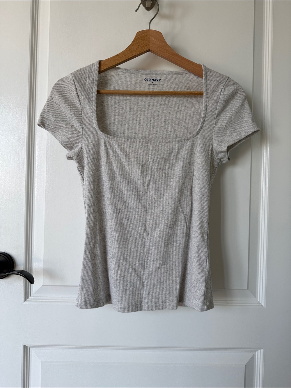 Old Navy Gray Scoop Neck Short-Sleeve Tee